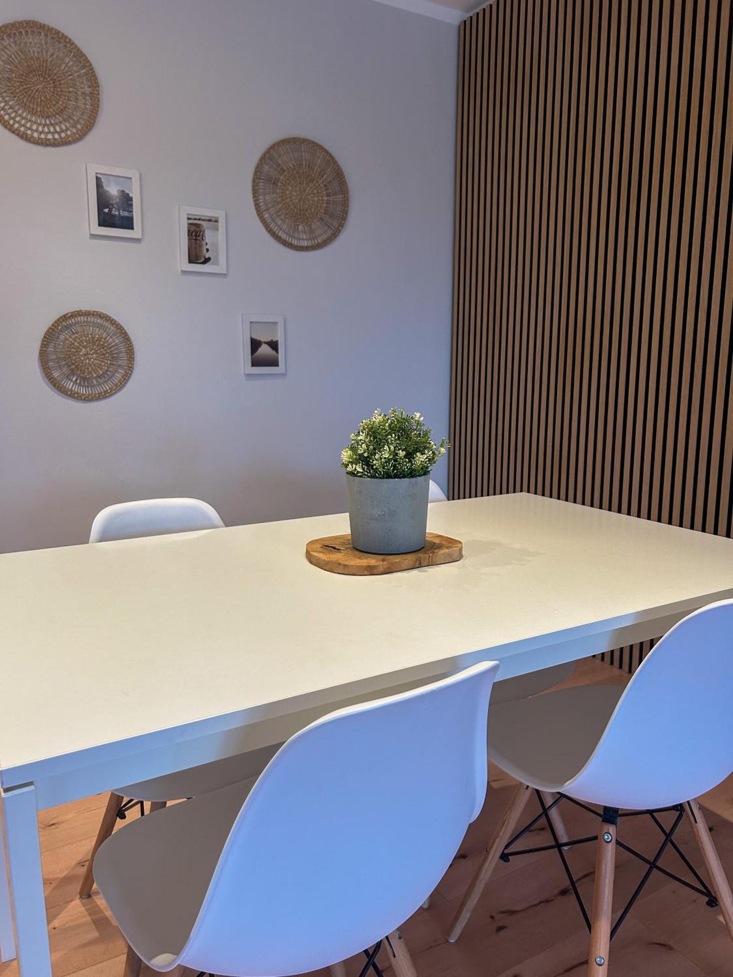 Apartment L19 One - Modern, Geraeumig In Ruhiger Lage